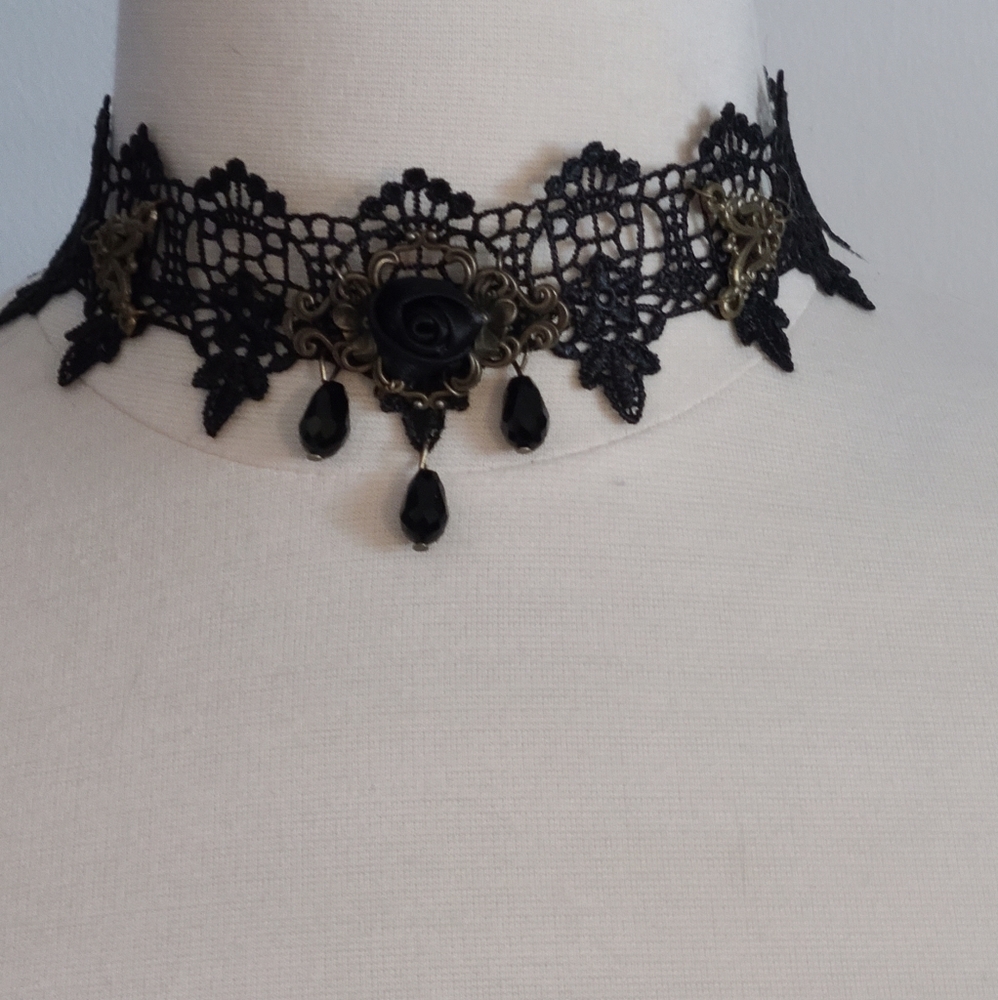 Womens Gothic black chocker necklace